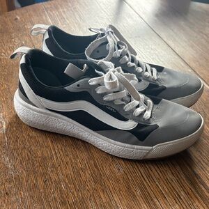 Vans UltraRange EXO Unisex Low Top Skateboard Shoes Mens 7 womens 8.5